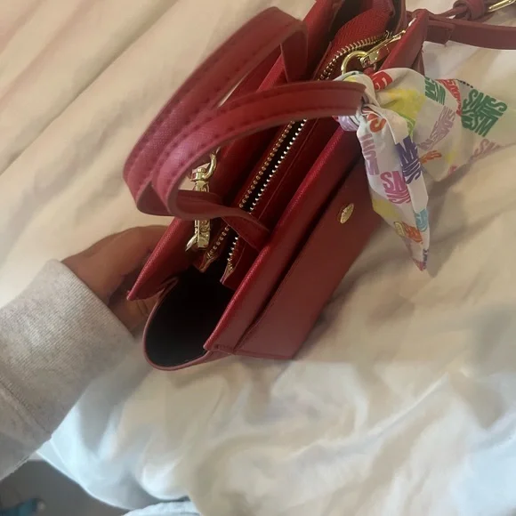 Red Women's Handbag with Scarf Accent Steve Madden - Picture 3 of 4